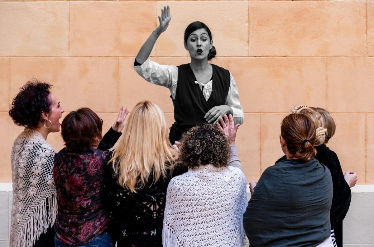 ELENA JUST CASTILLO En el segle XIX, Elena, creía en la igualtat, la llibertat, la tolerancia i la germanor, ser una dona contrària a la monarquia i lluitar pels drets de les dones treballadores
