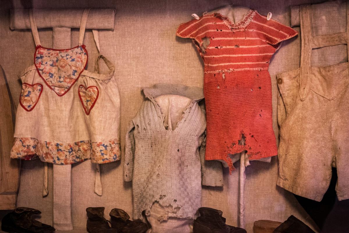 Ropa bebes niños presos