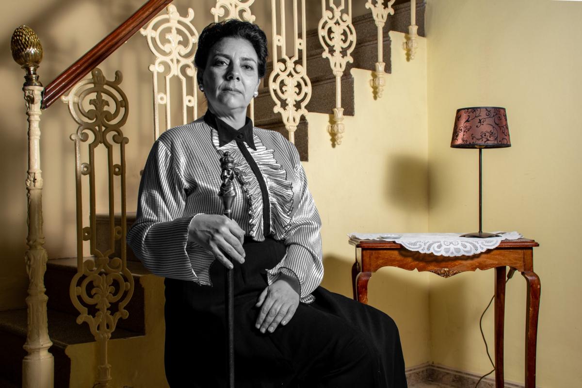 MATILDE PÉREZ MOLLÀ Va ser la primera alcaldessa de tot el territori espanyol, del poble de Quatretondeta i a una edat bastant inusual , als seixanta-sis anys. La gent del poble l’anomenaven la Senyora Vella! Era una dona cosmopolita, que sabia molt més de la vida i del món que qualsevol veï, era espabilada, sabuda i coneixia a tot el món en el poble i fora, col.laborava en temes culturals, en el teatre, escrivia al diari, feia classes de piano i es va esforçar en conseguir formació per als seus veïns.